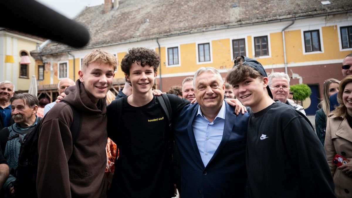 Orbán Viktor folytatta kampánykörútját, Szentendréről jelentkezett be