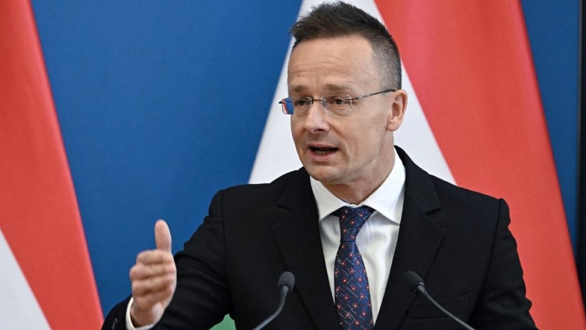 Szijjártó Péter figyelmeztetett: Láthatjuk a világháborús, az atomháborús előkészületeket