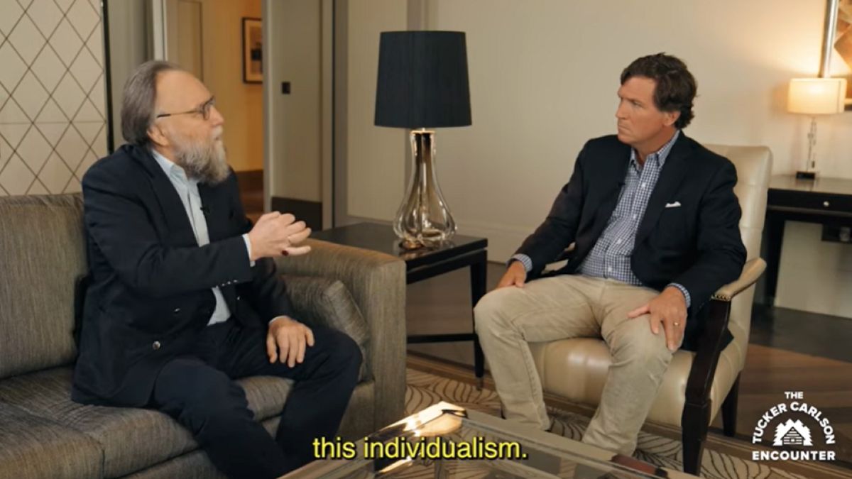 Alexander Dugin interjút adott Tucker Carlsonnak: Putyin ellentmond a globális befolyásnak, az új liberalizmusban a kisebbség uralkodik (VIDEÓ)