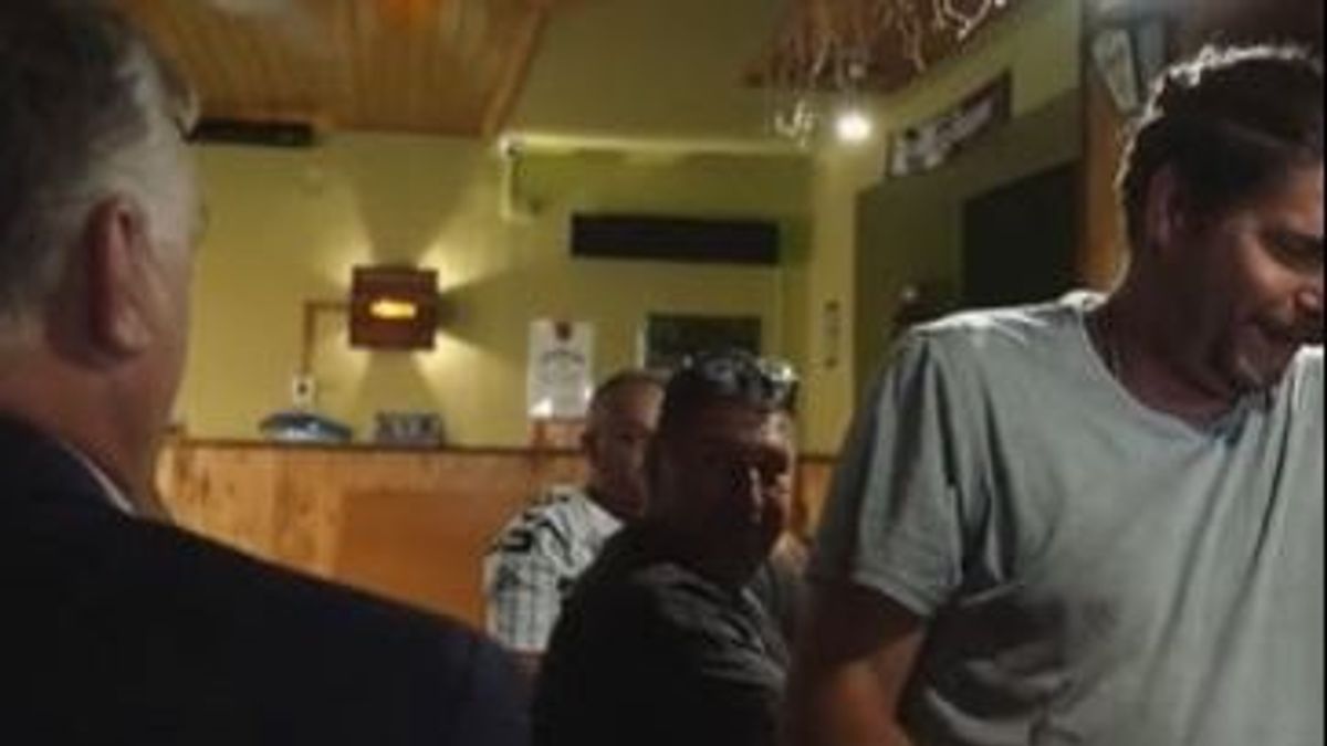Kocsmában járt Orbán Viktor (VIDEÓ)