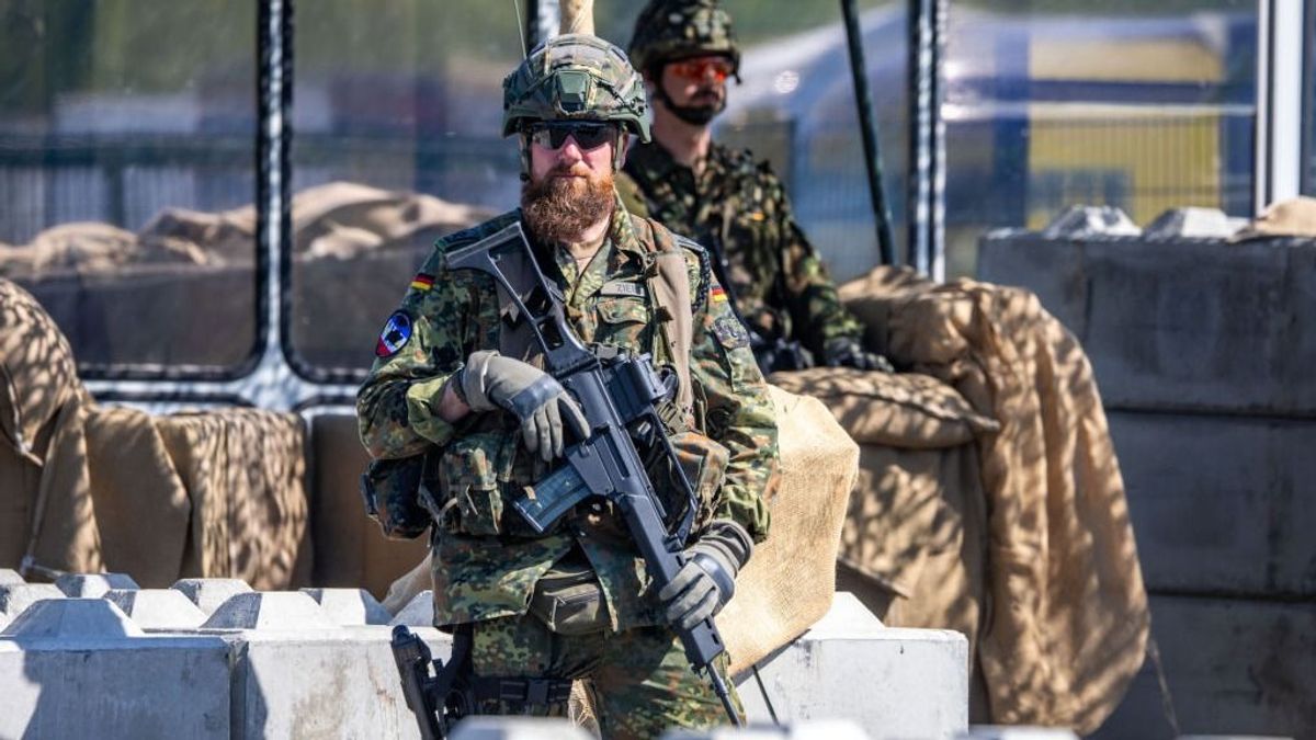 Kizárta a NATO-katonák ukrajnai bevetését a brit külügyminiszter
