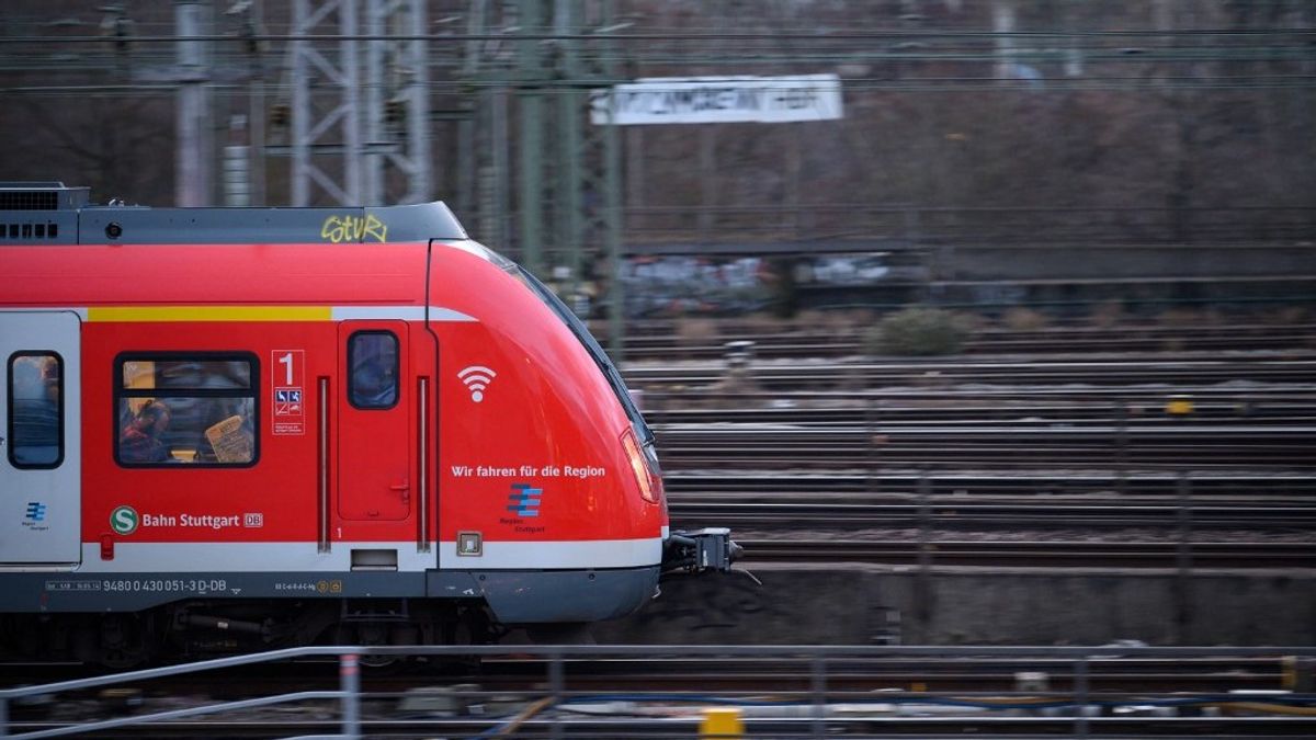 Zaklatni próbált egy nőt a migráns, leszedték a vonatról, elcsapta egy szerelvény, leszakadt a karja