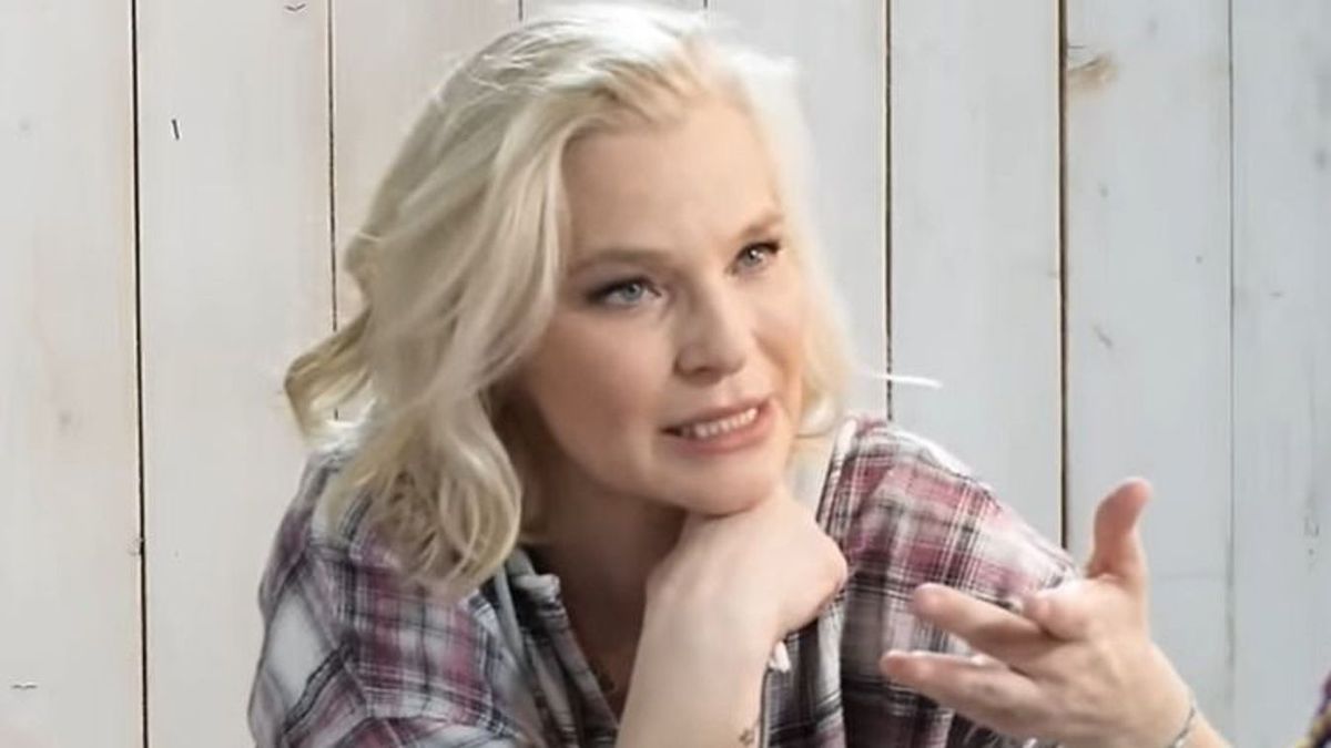 Lilut utolérte a súlyos titkának sötét árnyéka