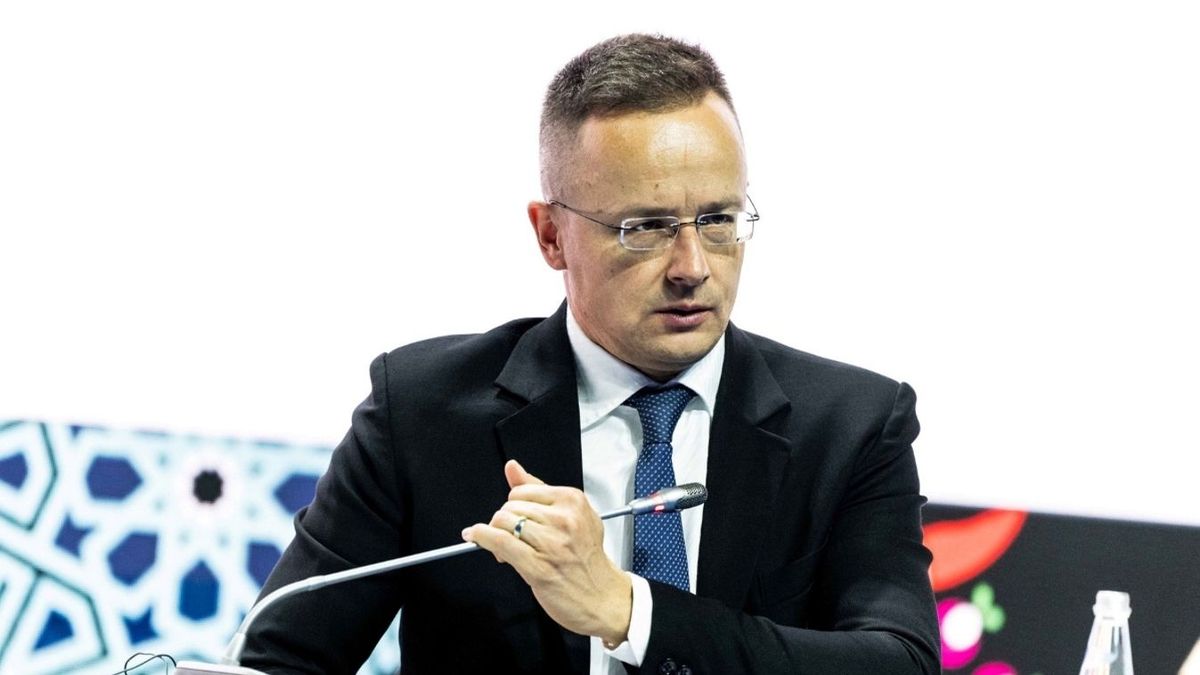 Szijjártó Péter: A nyugat-európai politikusok először a magyar fiatalokat küldenék a háborúba