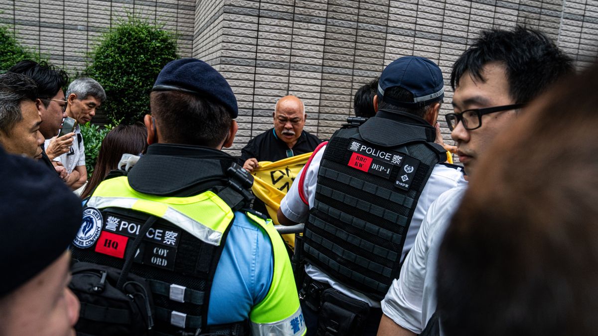 Elítéltek tizennégy ellenzéki vezetőt Hongkongban