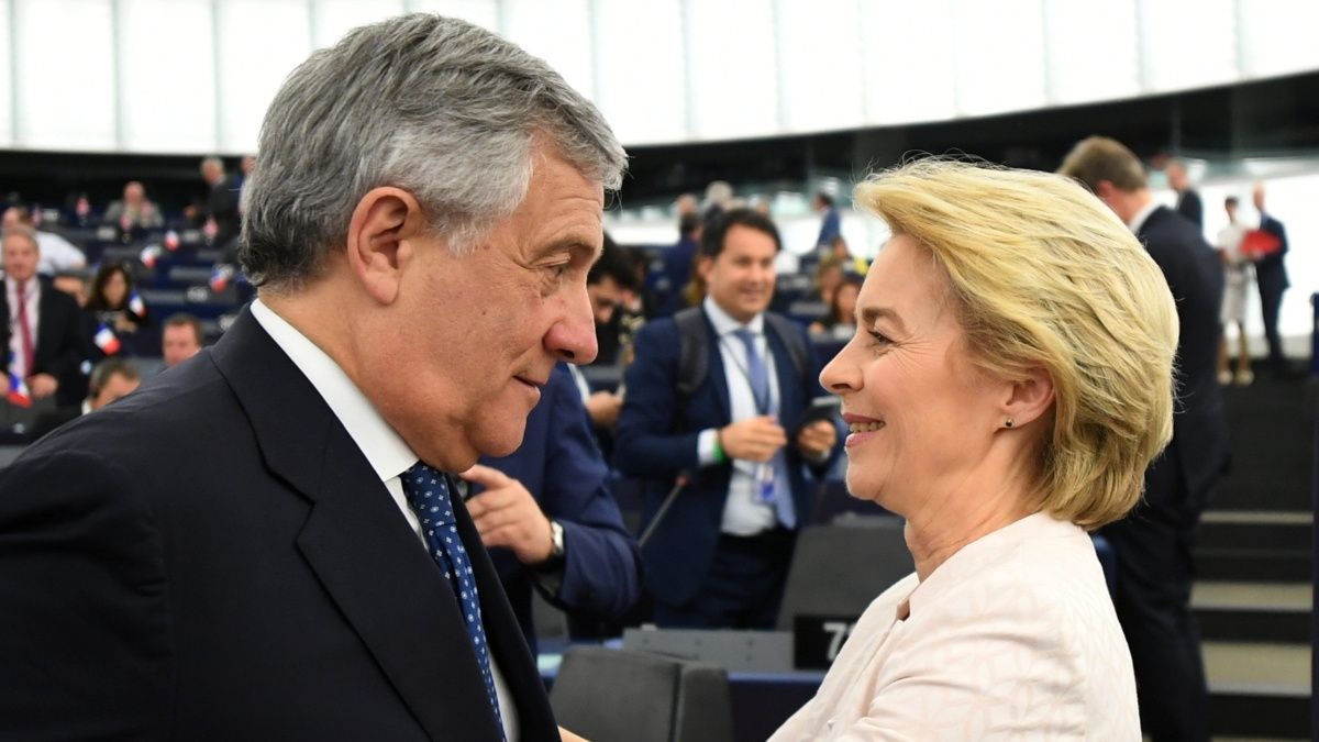 A Néppárt olasz szárnya még nem tudja, hogy Von der Leyennel kampányolni árt-e, vagy használ