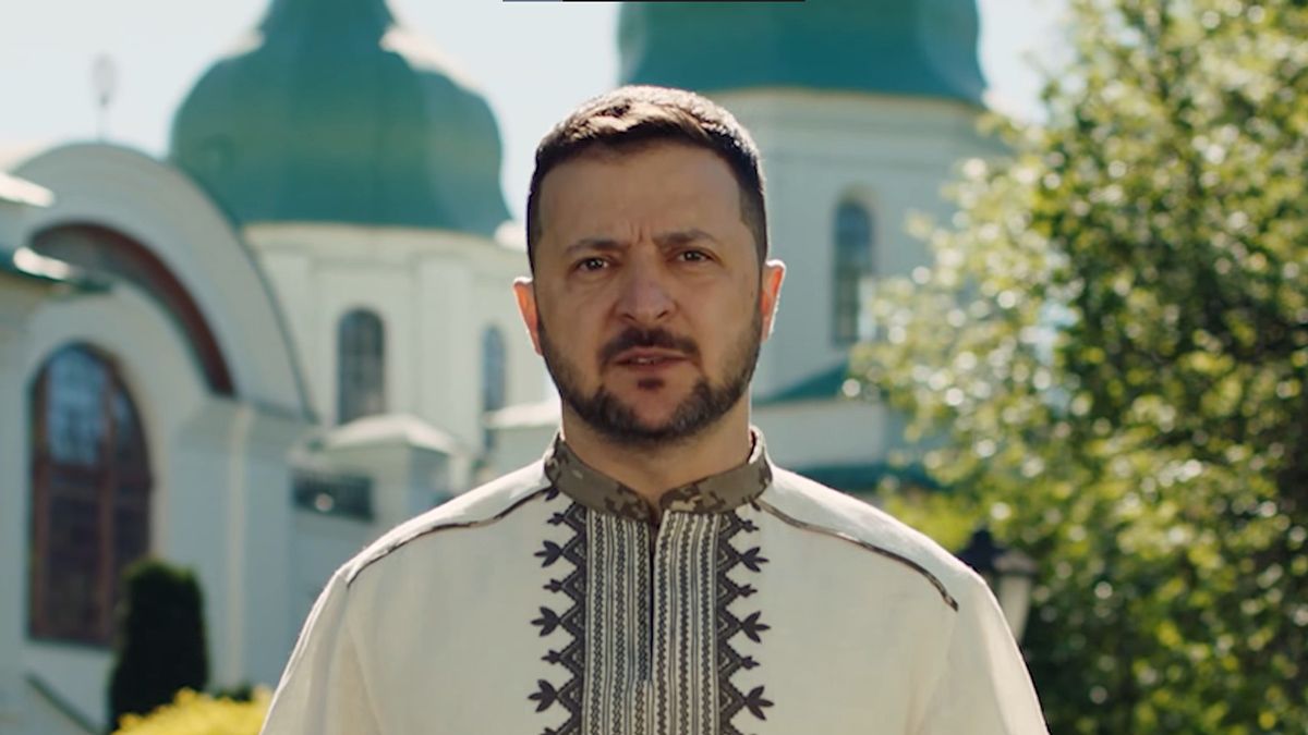 Zelenszkij: Isten ukrán zászlót tart a vállán (VIDEÓ)