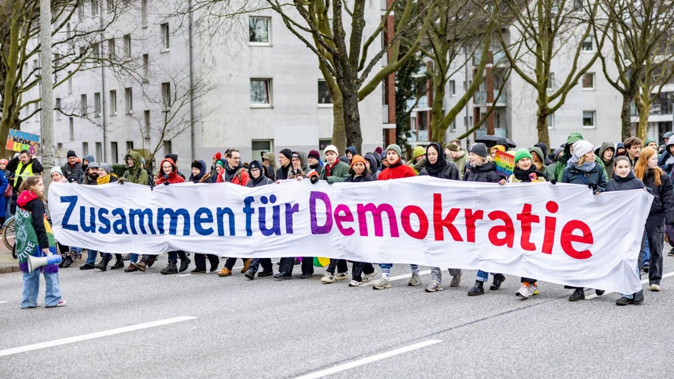 jobboldalellenes tüntetés Hamburgban