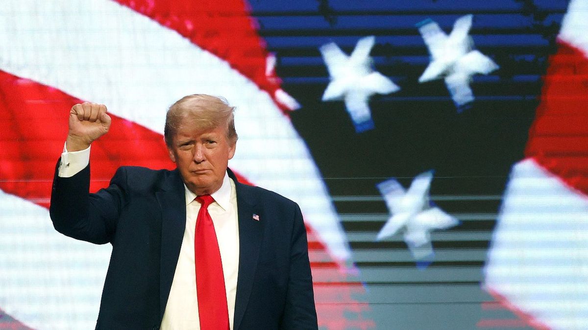 A Gestapo jutott eszébe Trumpnak Biden kormányzatáról