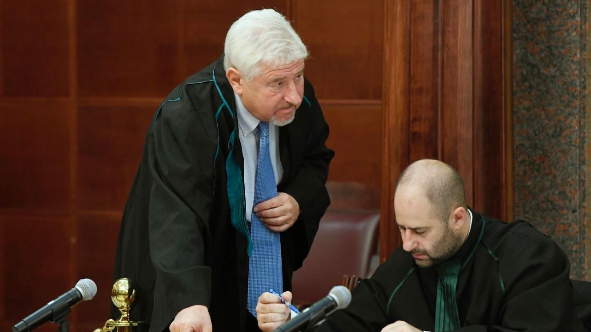 Rengeteget költ a DK Magyar Péter lejáratására, miközben a vitáról folytat vitát a baloldal
