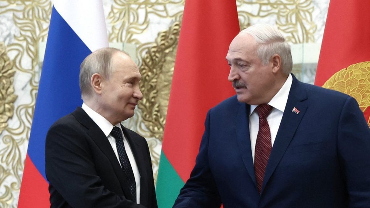 Putyin Fehéroroszországban tárgyal taktikai atomfegyverek bevetéséről