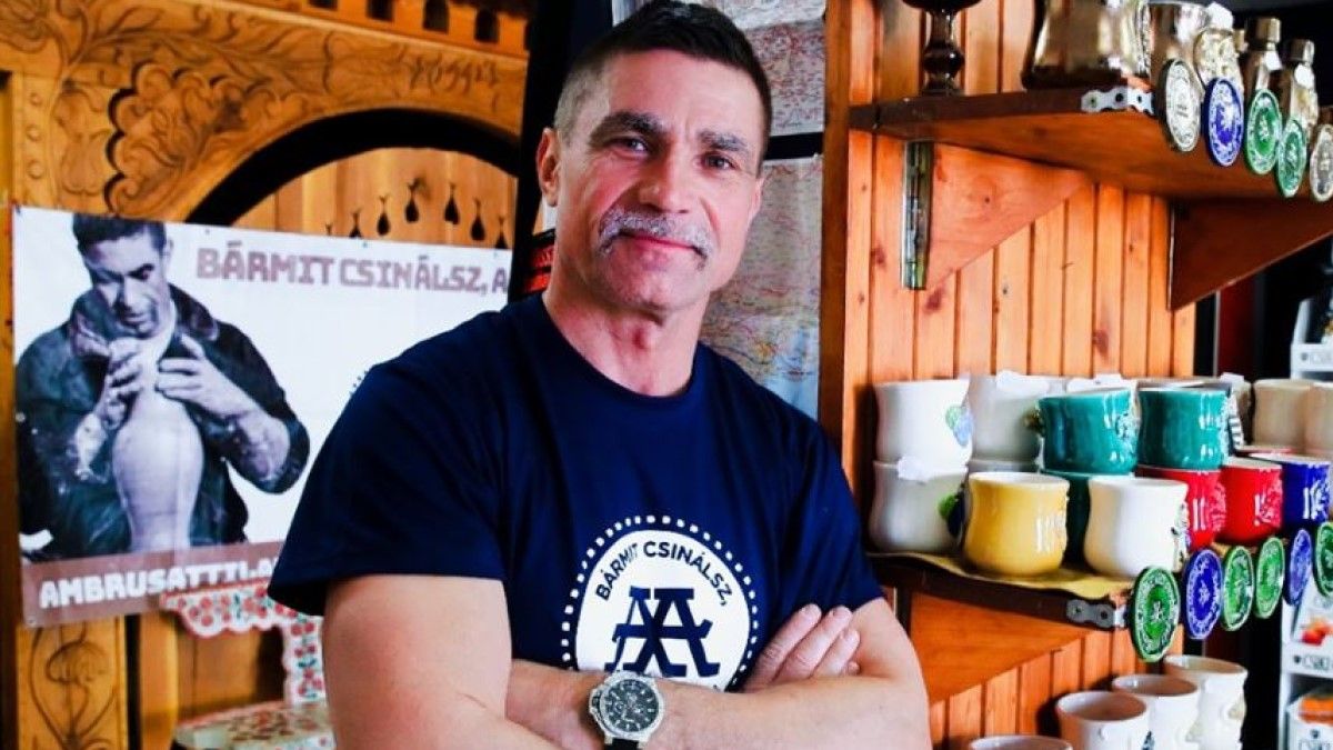 „Elmúltam 50 éves, már megérkeztem, nem akarok ugrálni mindenféle bohócnak” – Ambrus Attila a Mandinernek