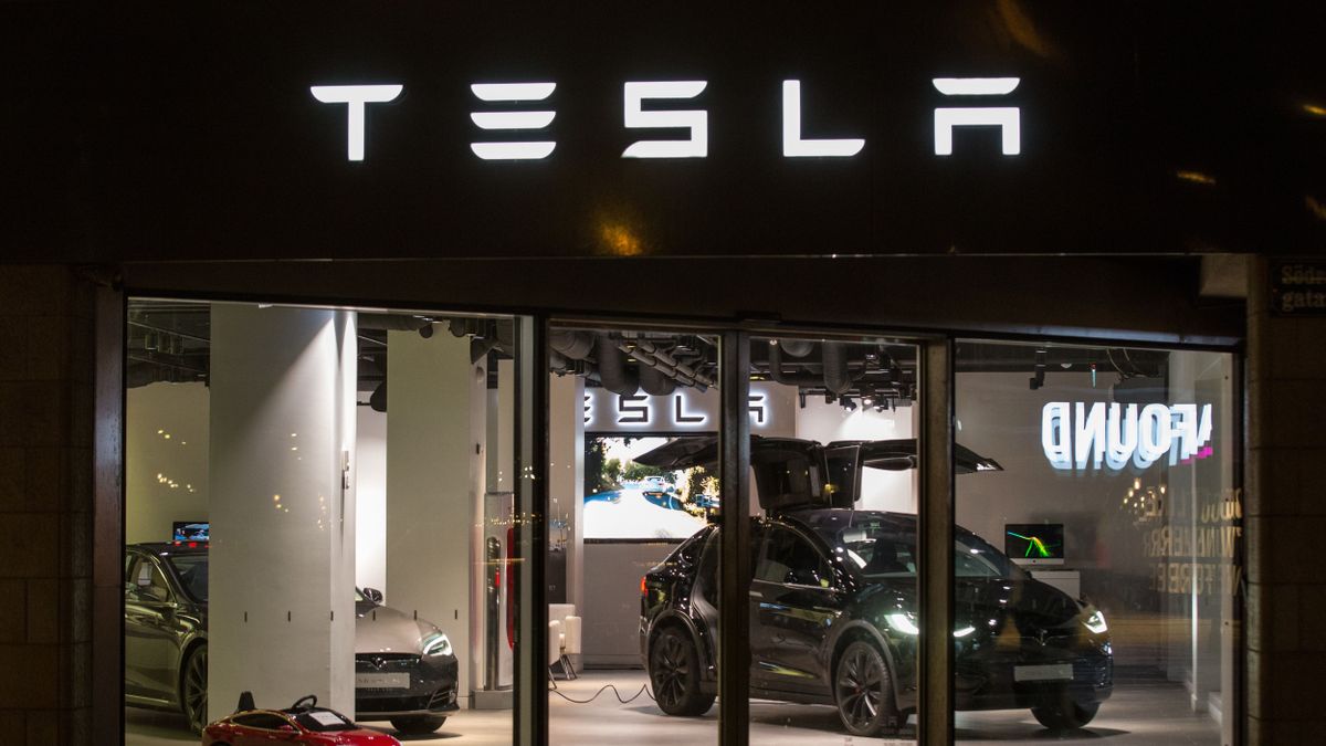 Elon Musk begurult: a Tesla beperelte a Teslát