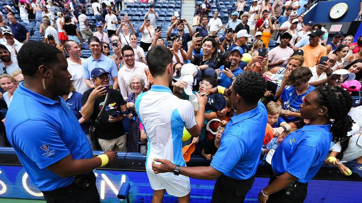 A fejbe dobott teniszkirály lecsapta a magas labdát – így reagált Novak Djokovics (VIDEÓ)