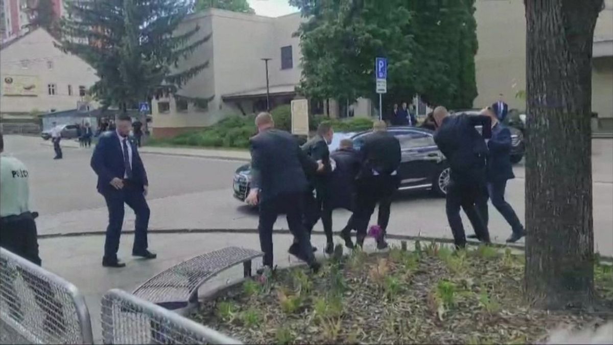 Volt HVG-s újságíró is cáfolja a HVG-t a Fico elleni merénylettel kapcsolatban