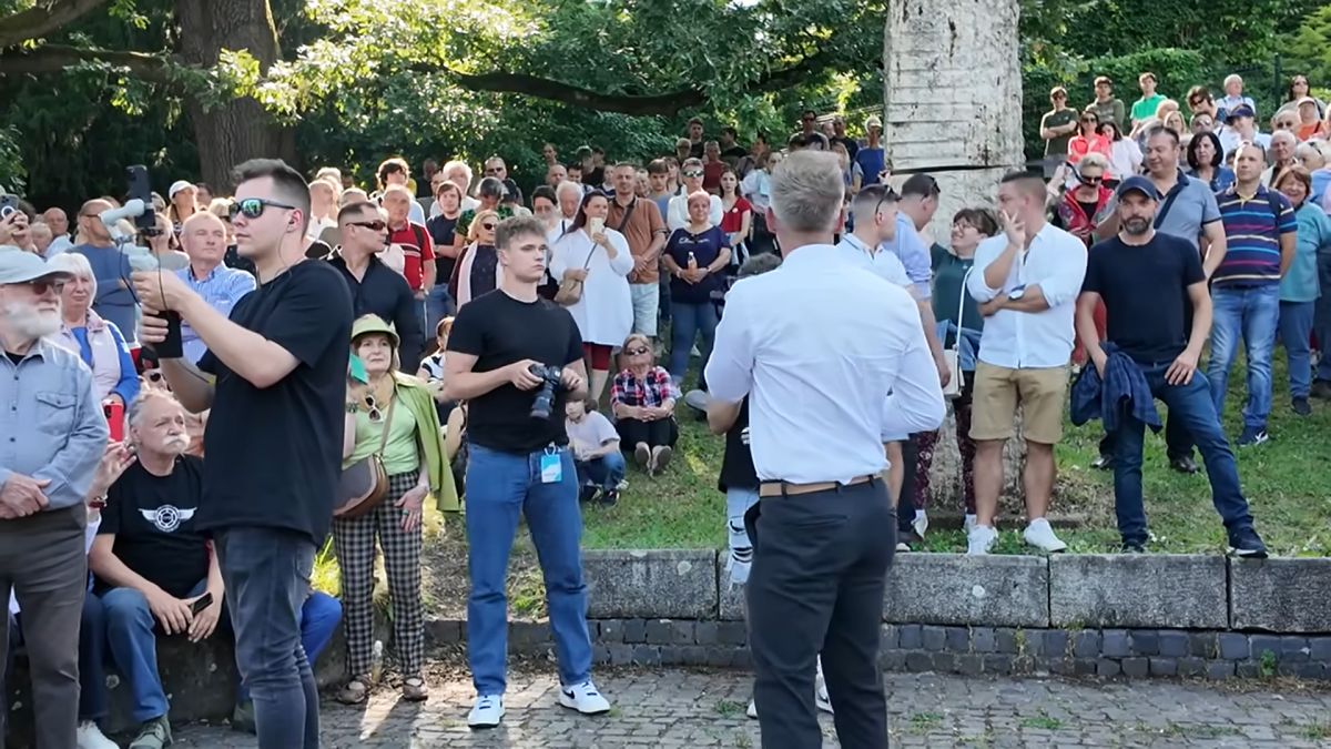 Meglátott egy bőrövet, kapásból felforrt az agyvize Magyar Péternek (VIDEÓ)