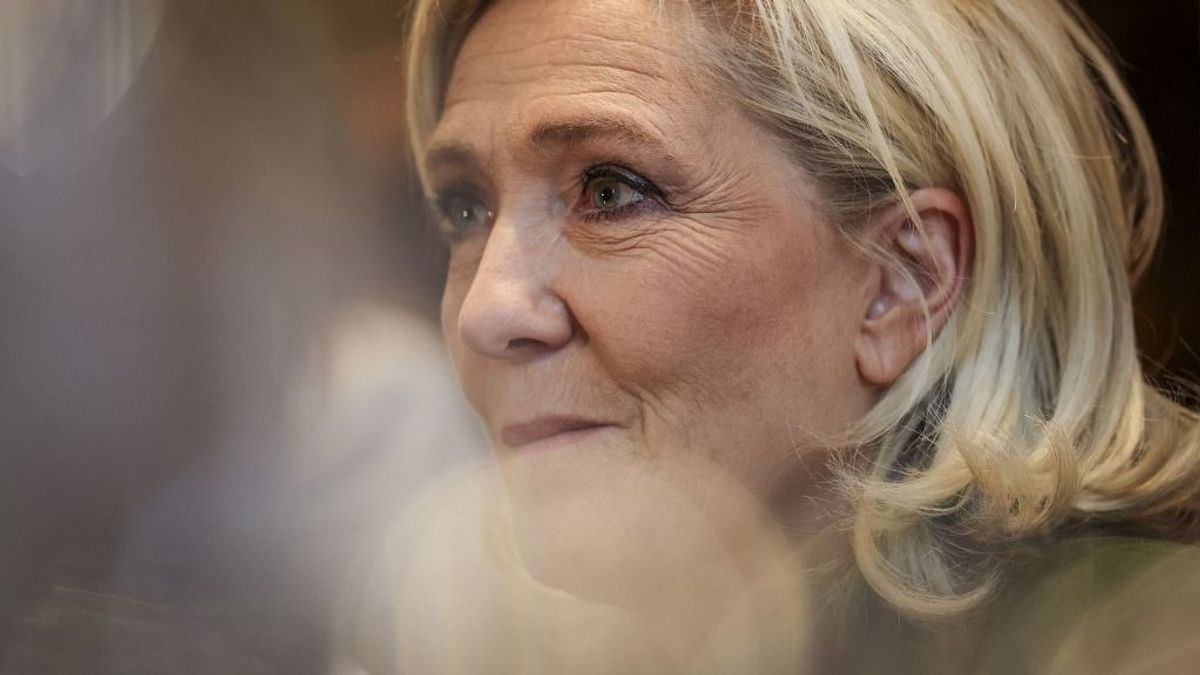 Összefogva verné el Macront a francia jobboldal