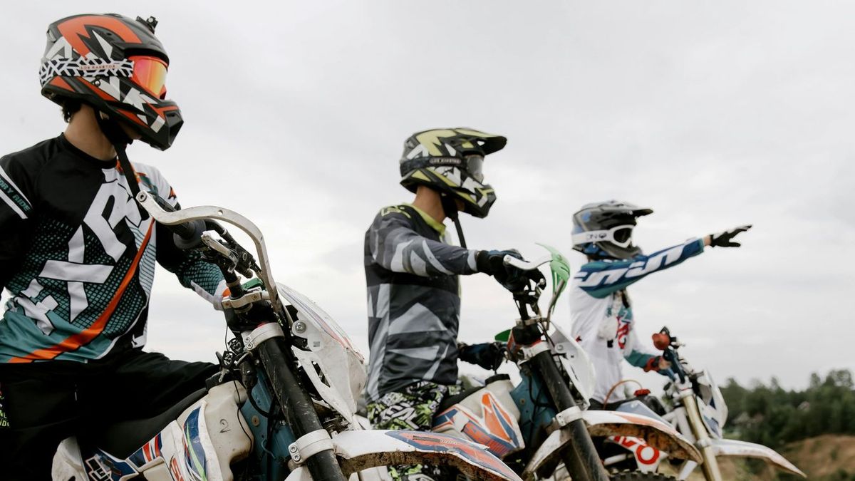 Súlyosan megvertek egy nőt Vizsolynál, egy arra járó motoros bandának köszönheti életét