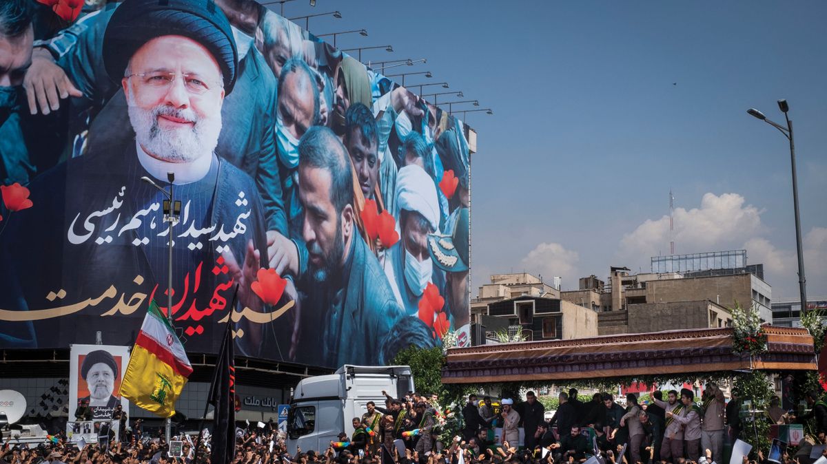 Nagy dilemma előtt áll az elnökhalál után Irán – mérsékelt vezető érkezhet? – Mandiner