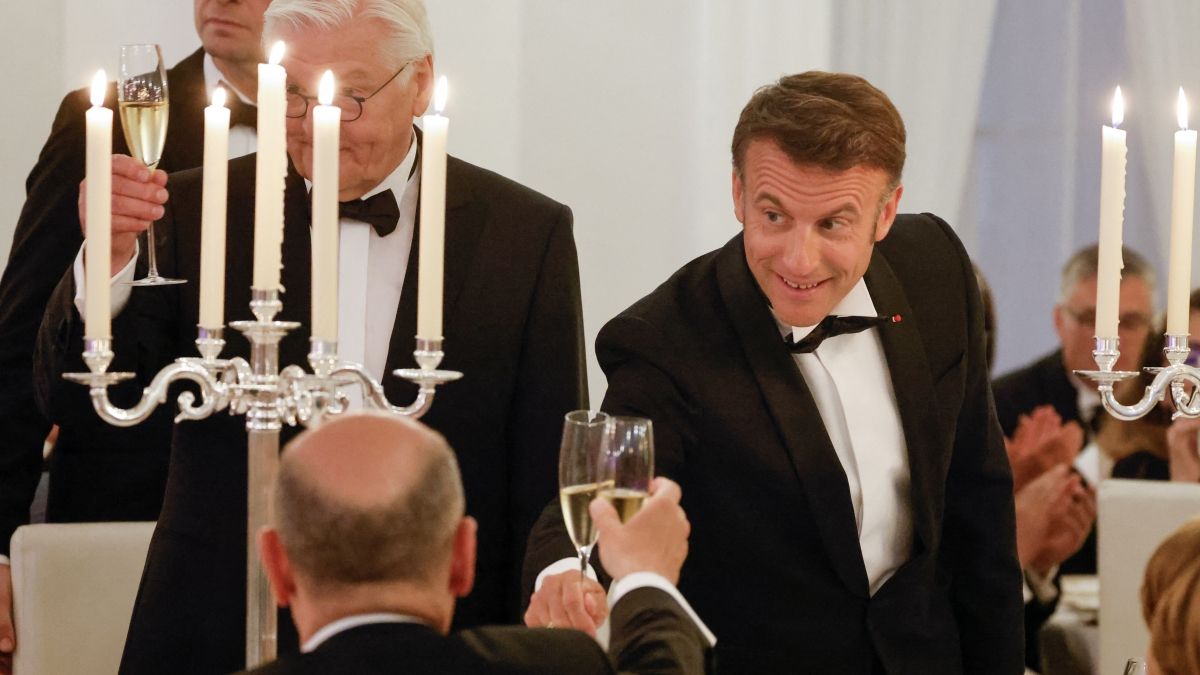 Macron: Franciaország vadászgépeket fog küldeni Ukrajnába