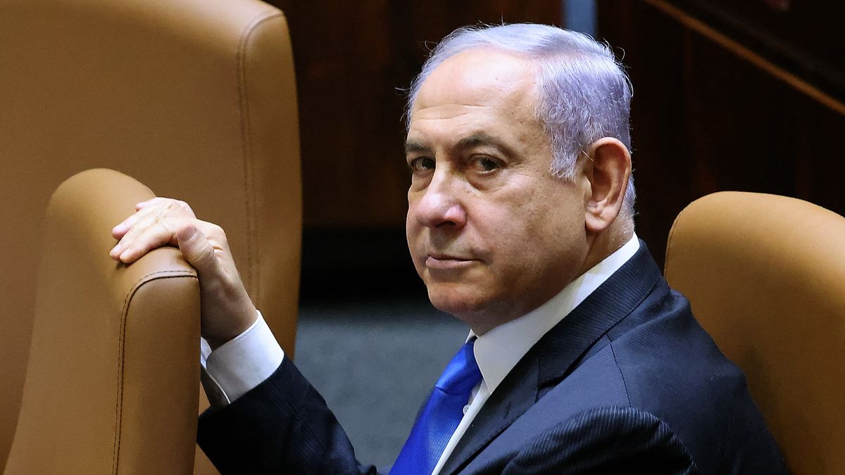 Otthon megbuktatnák, külföldön letartóztatnák – ezt is túléli Netanjahu? – Mandiner