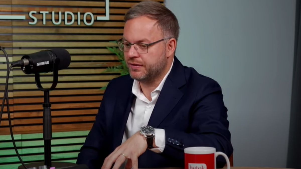 Orbán Balázs szomorú hírt közölt Magyar Péterrel