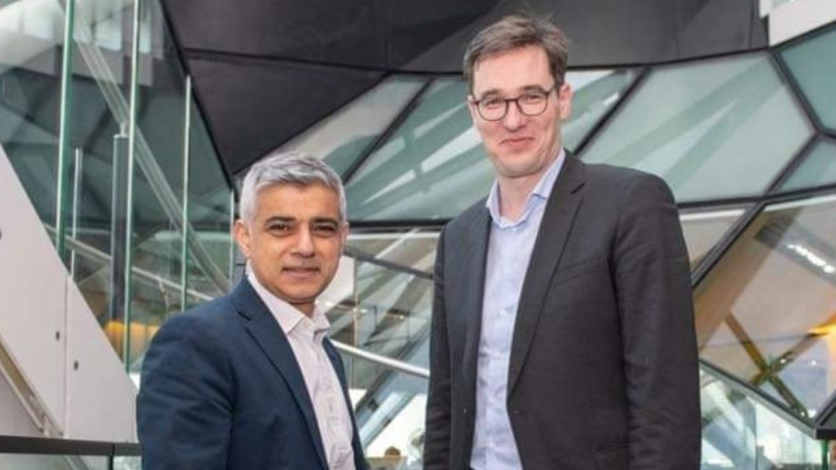 Karácsony Gergely meghatódottan gratulált London pakisztáni polgármesterének