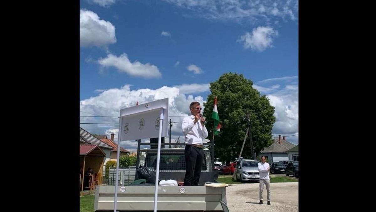 Magyar Péter arra kérte videósát: úgy élőzzön, hogy ne látszódjon, hogy kevesen vannak!