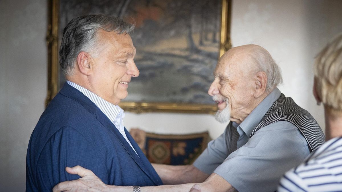 Orbán Viktor meglátogatta a legidősebb támogatóját, a 100 éves Marci bácsit (VIDEÓ)