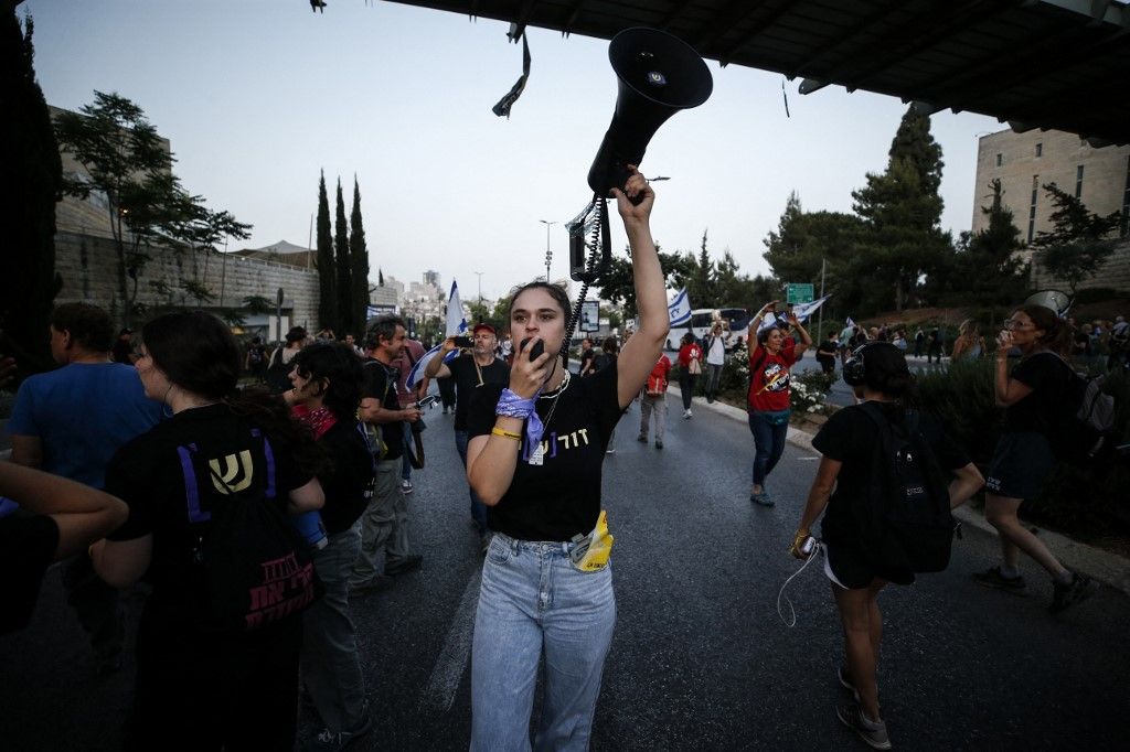 Israelis in Jerusalem march demanding Netanyahu's resignation
