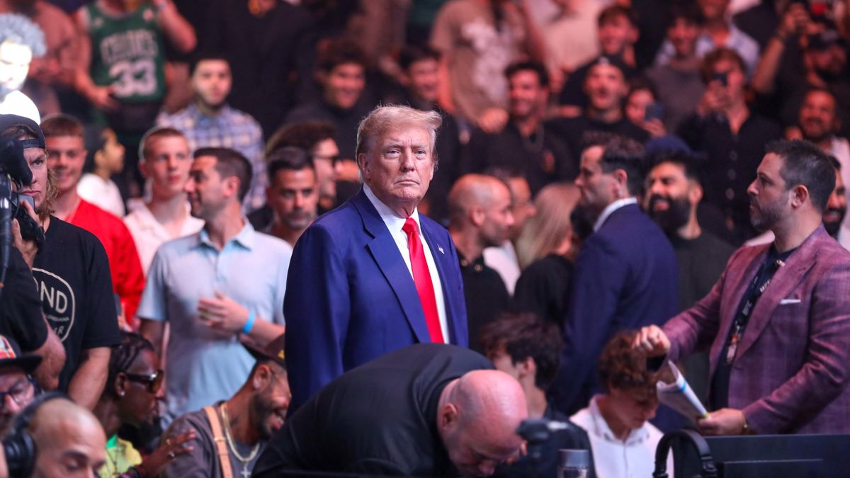 Trump kirakatpere – ha ezt megtehetik egy volt elnökkel, megtehetik bárkivel