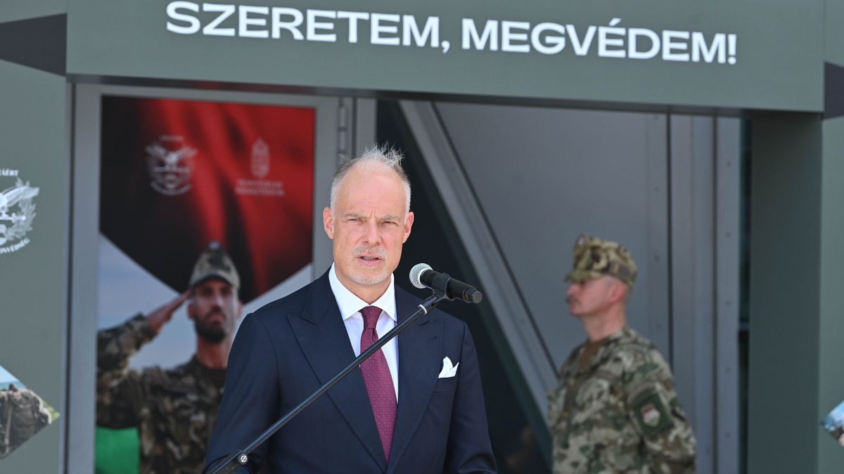 Személyesen tárgyalt a magyar és a német honvédelmi miniszter az ukrán helyzetről