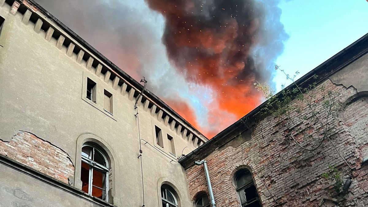 Leégett az 1845-ben épült neogótikus Stolberg-palota Boroszlóban (VIDEÓ)