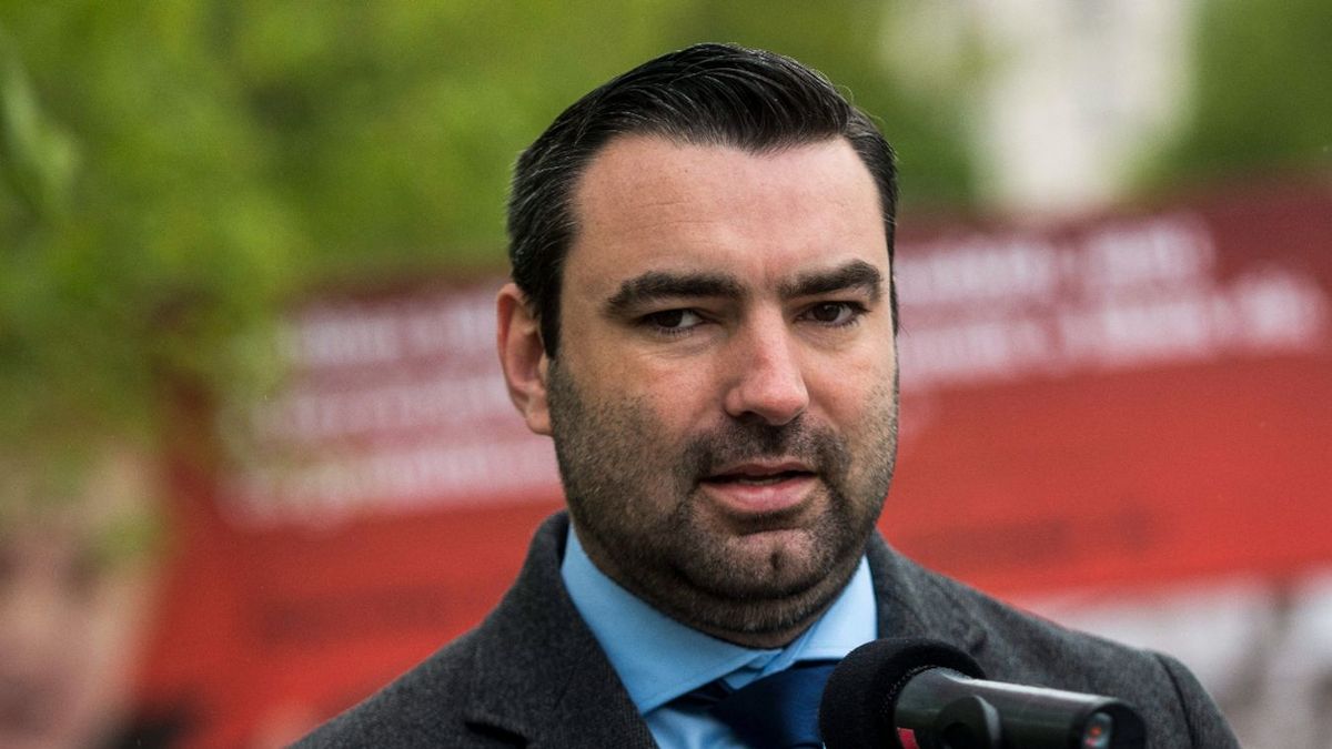 Szakértő: A magyarok nem kérnek a háborúpárti képviselőkből