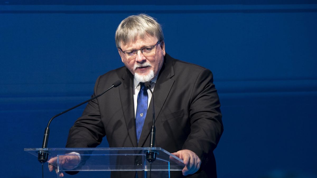 Elfogadták Dézsi Csaba András fellebbezését: újraszámolják a szavazatokat Győrben