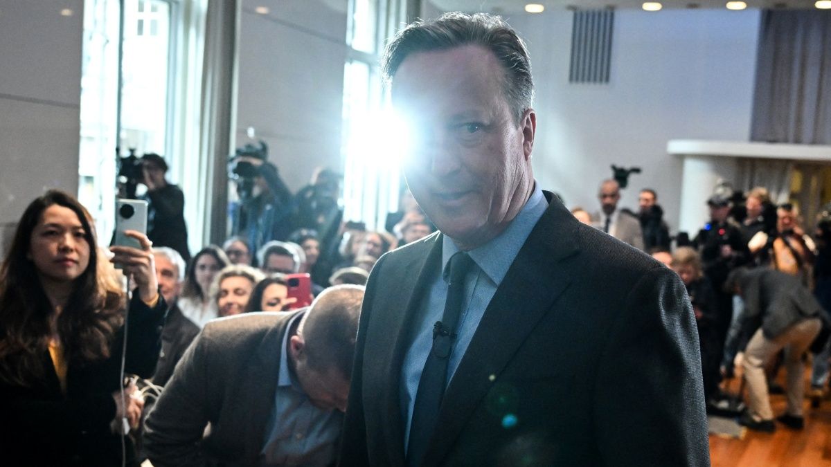 Visszatérne a brit konzervatívok élére David Cameron?