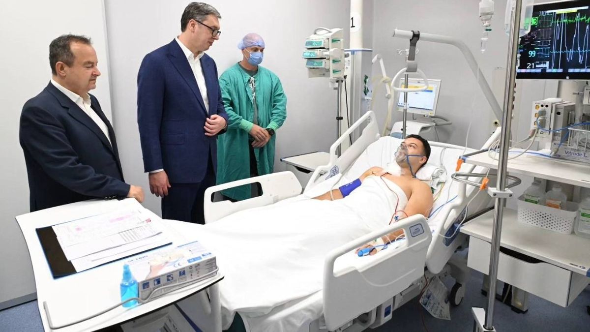 Vucic meglátogatta a kórházban a számszeríjjal nyakon lőtt, hős csendőrt