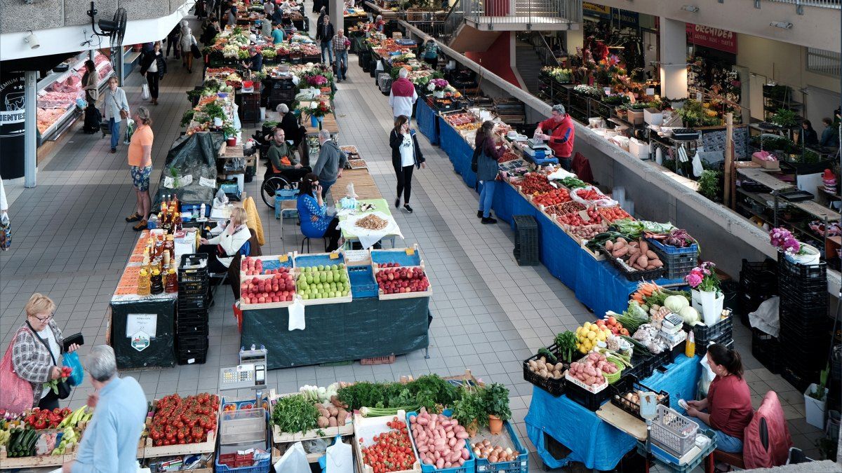 Friss adatok: javuló reálbérek, emelkedő kiskereskedelmi forgalom