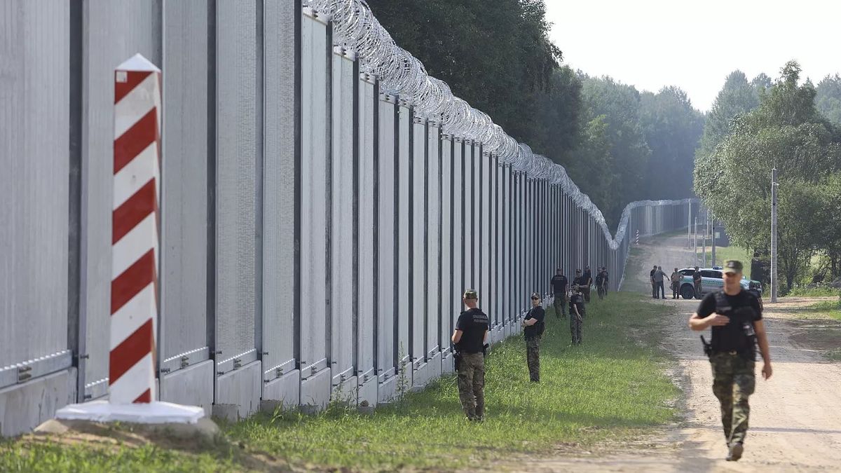 Meghalt a lengyel katona, akit egy migráns késelt meg a fehérorosz határon