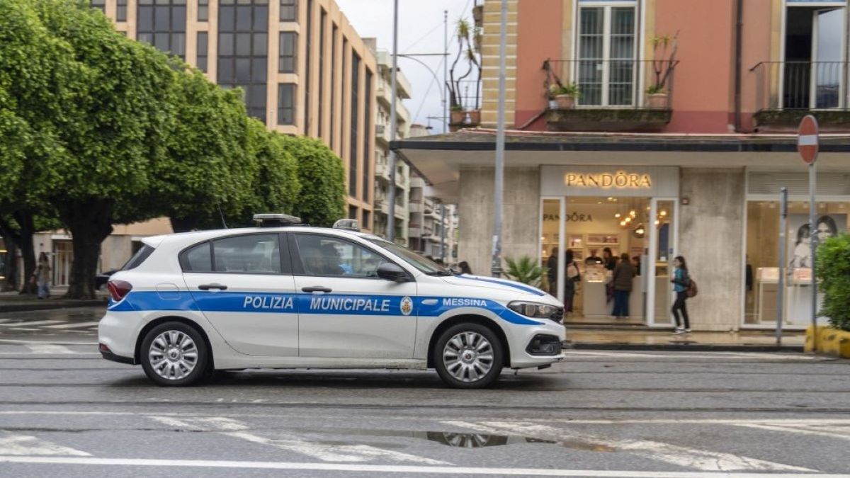 Felháborító: az autópályán tette ki gyerekét az anya, mert a lány rossz jegyet kapott