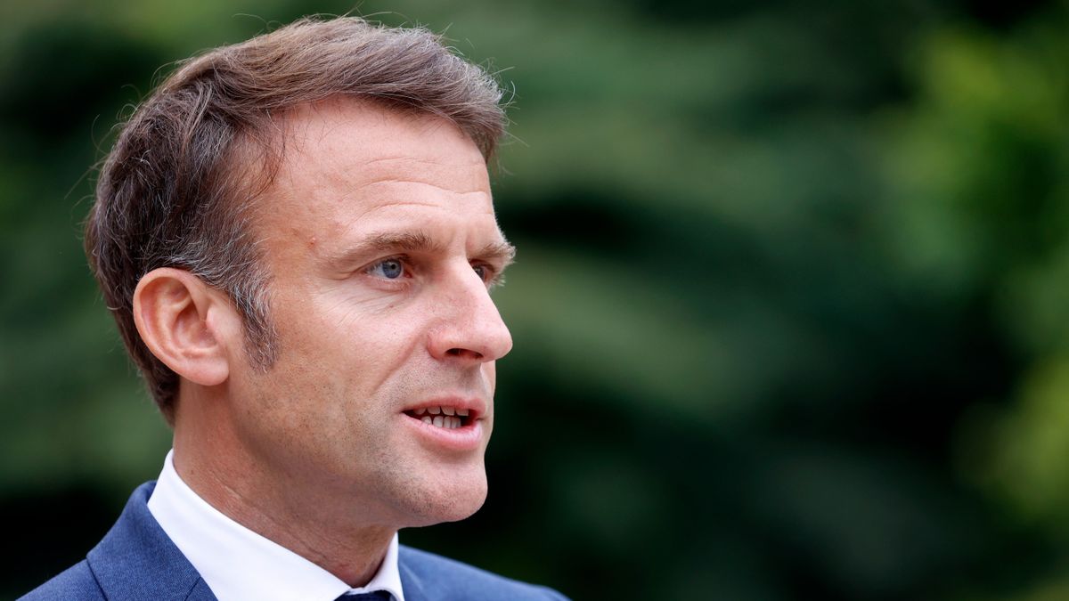 Macron szerint nem szabad félnie a franciáknak, de azért elmondta, kire kéne szavazni, hogy ne legyen katasztrófa