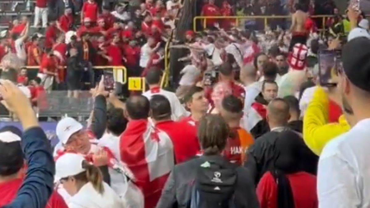 Nem kellett sokat várni a foci-Eb első lelátói balhéjára: nem kímélte egymást a két szurkolótábor a stadionban (VIDEÓ)