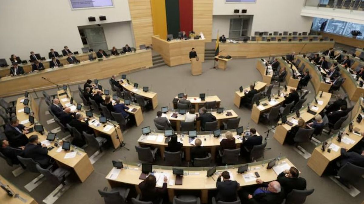 Alkohol- és cigiadóból költ többet a honvédelemre Litvánia