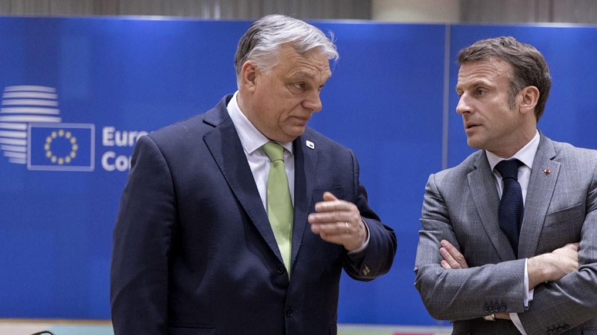 Francia lap: sorsdöntő pillanatban találkozik Orbán és Macron