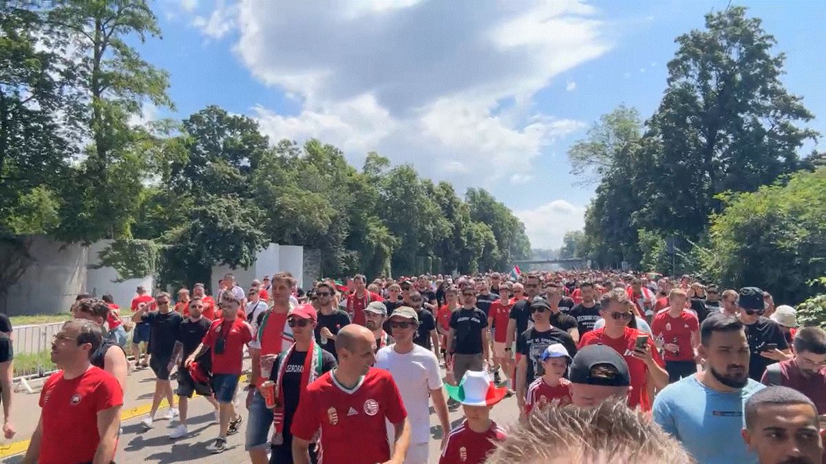 „HAJRÁ MAGYARORSZÁG!” – így vonul több mint tízezer magyar szurkoló a skót válogatott elleni meccsre (VIDEÓ)