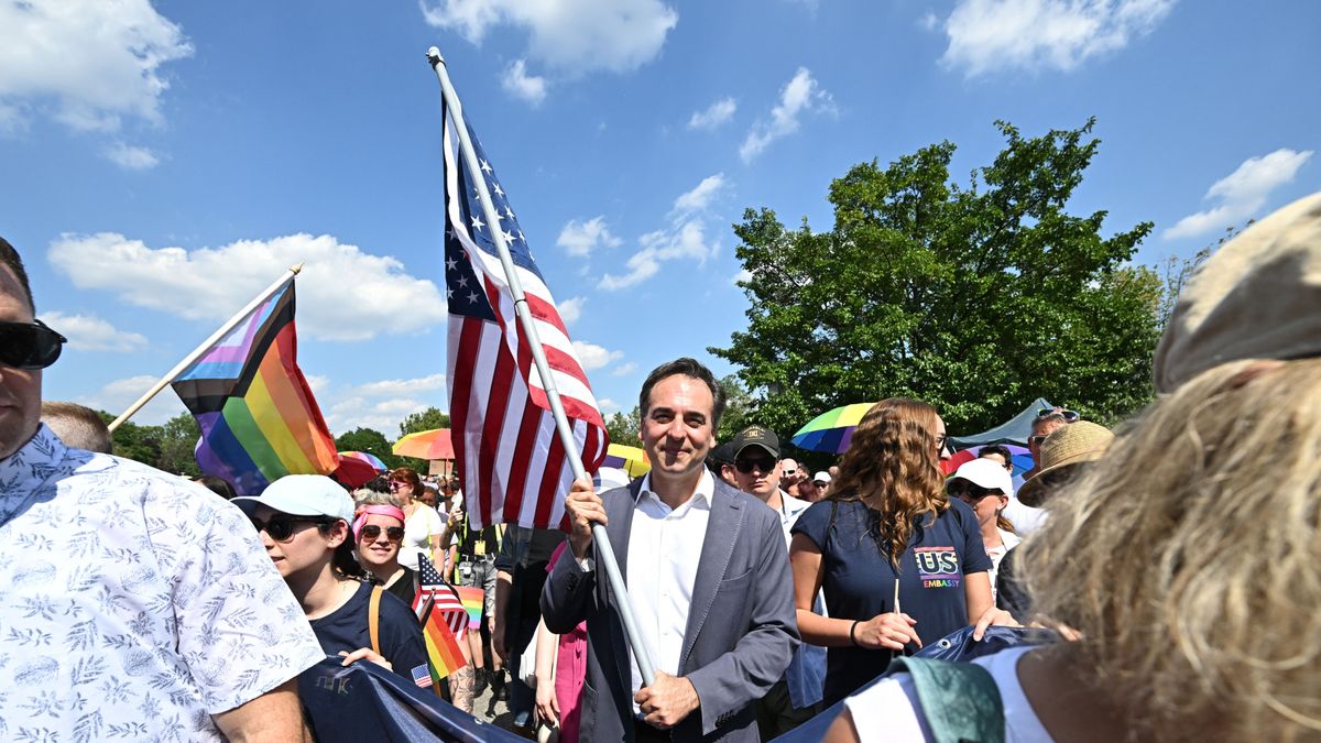 David Pressman ismét Magyarországot támadja, a gyermekvédelmi törvény fáj neki
