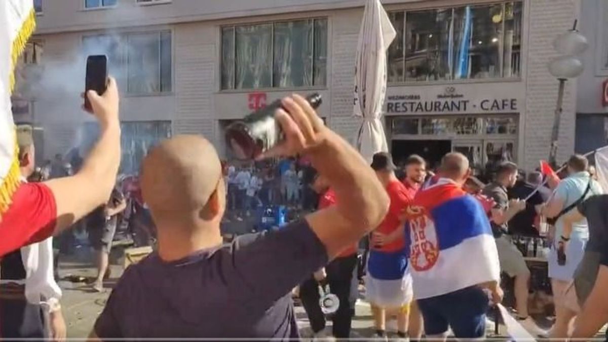 Szerb szurkolók csaptak össze német rendőrökkel Münchenben (VIDEÓ)