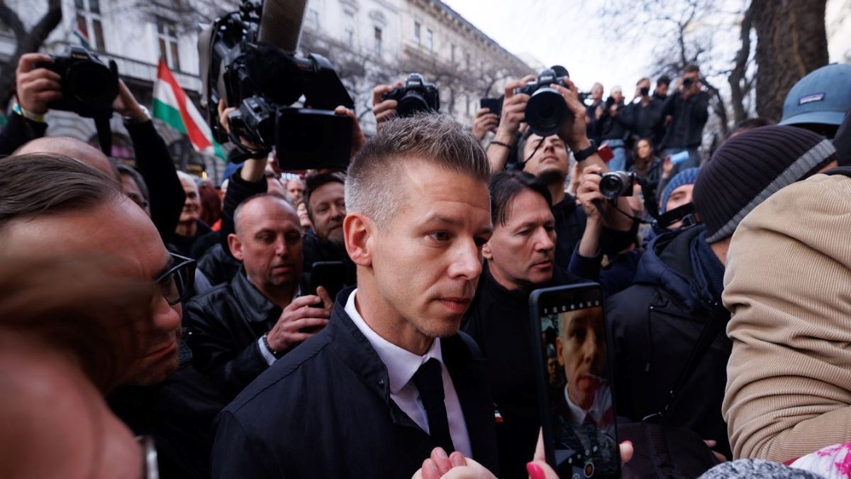 Magyar Péter mellett felsorakoztak a Soros-katonák