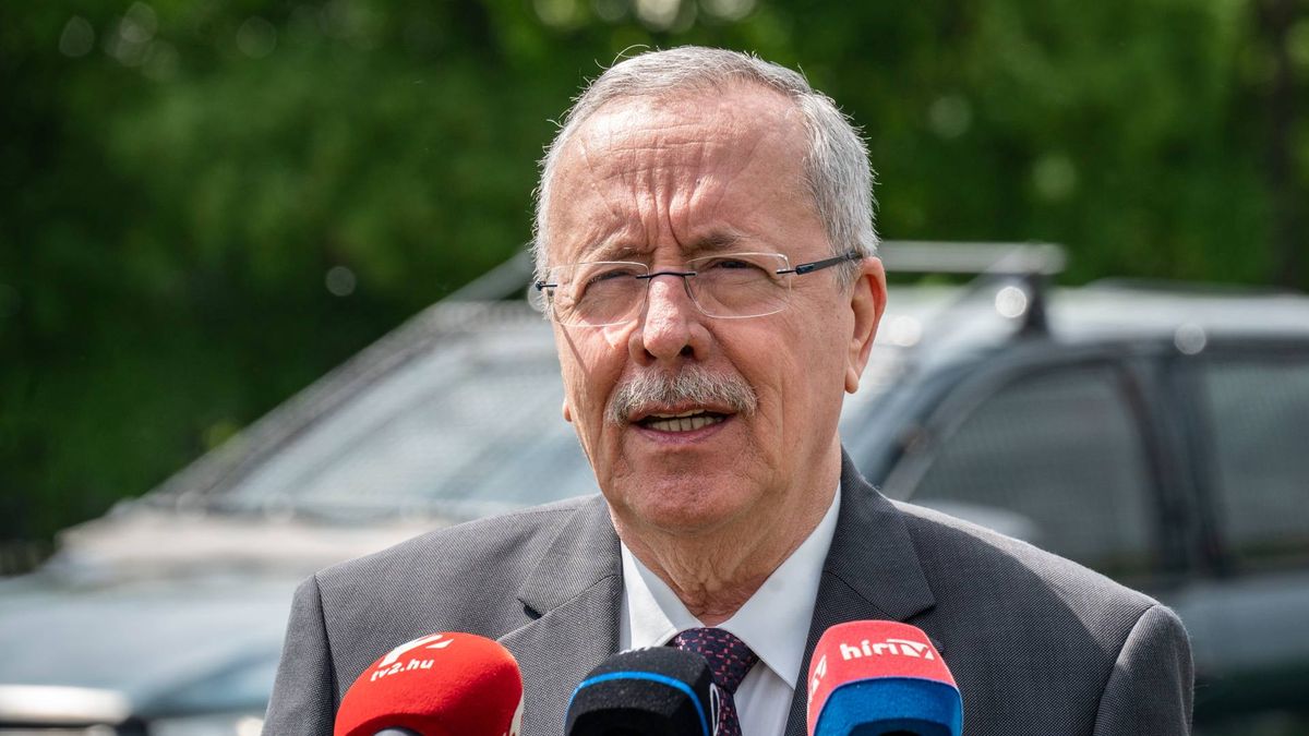 Bakondi: Bármikor megjelenhetnek a migránshordák a magyar határnál
