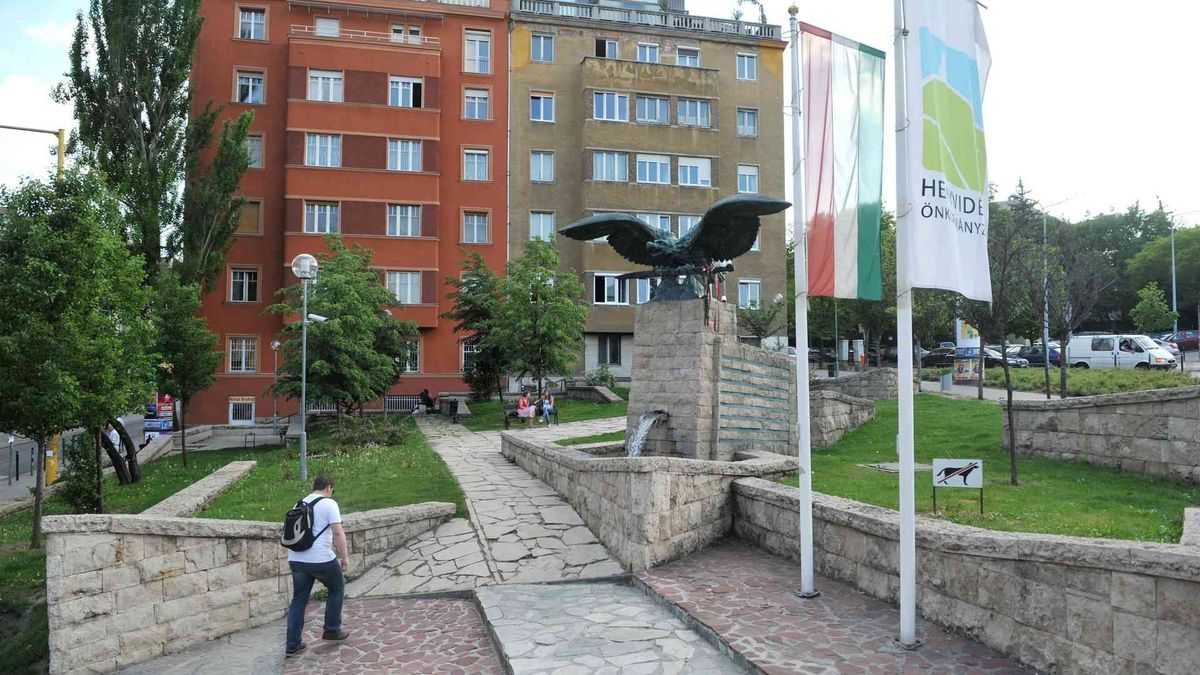 Egy időre nyugvópontra kerülhet a hegyvidéki turulszobor ügye